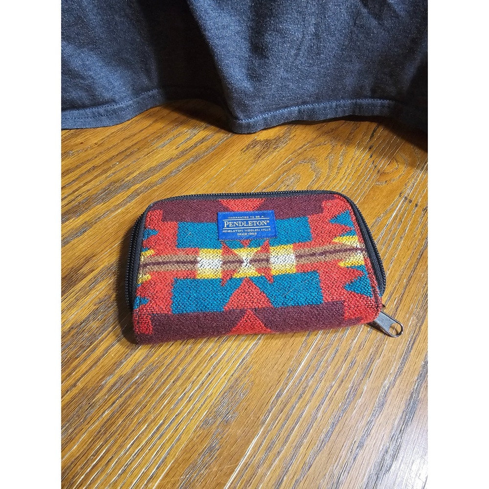 Pendleton Southwestern Geometric Zip Around Wallet Red Turquoise ID Window